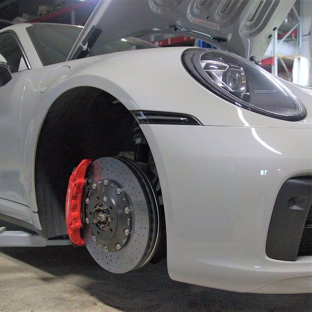 Porsche 992 Carrera carbon ceramic brakes