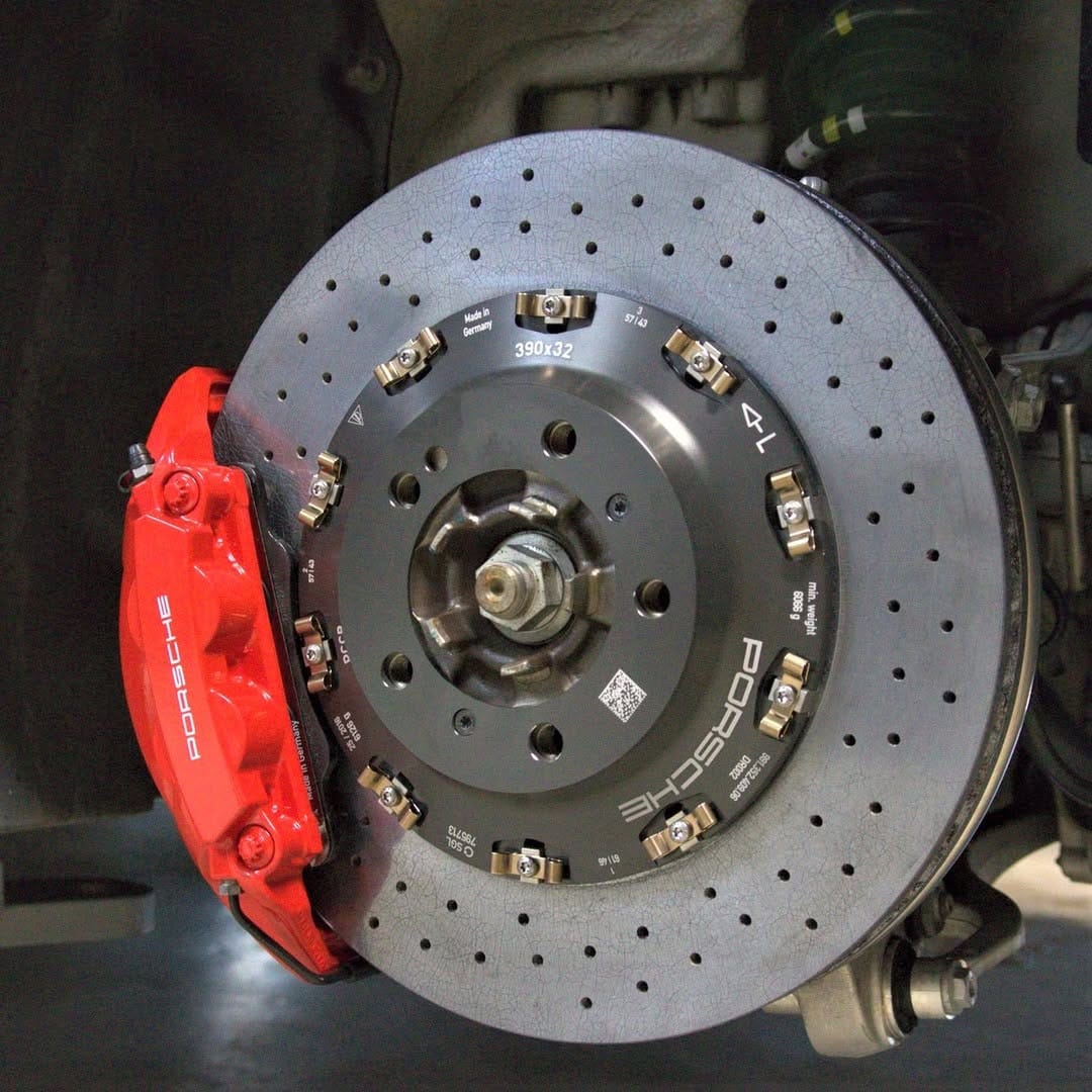 Porsche 992 Carrera carbon ceramic brakes