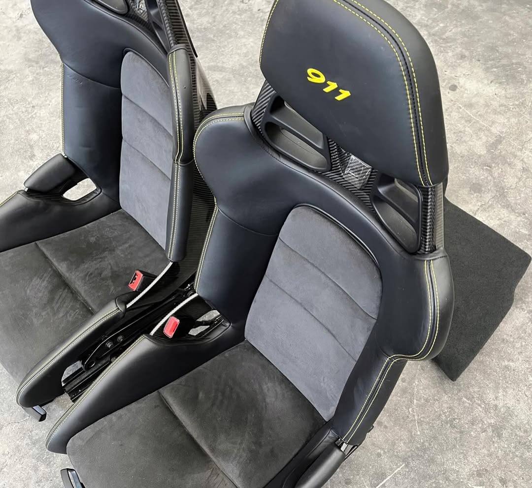 991 Weissach rare Leather/Alcantara/Carbon bucket seats (LWBS) - Image 3
