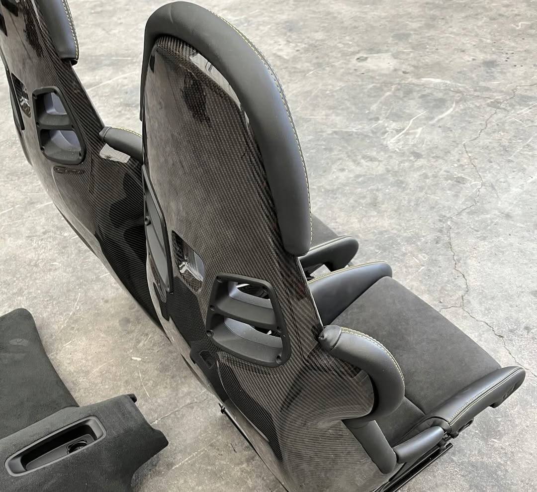 991 Weissach rare Leather/Alcantara/Carbon bucket seats (LWBS) - Image 2