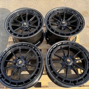 Porsche 911 lightweight carbon wheels